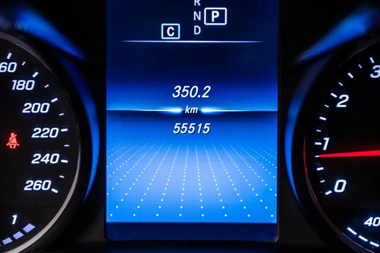 Mercedes-Benz GLC - Image 31