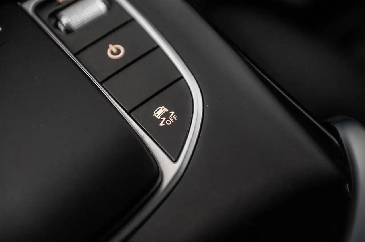 Mercedes-Benz GLC - Image 4