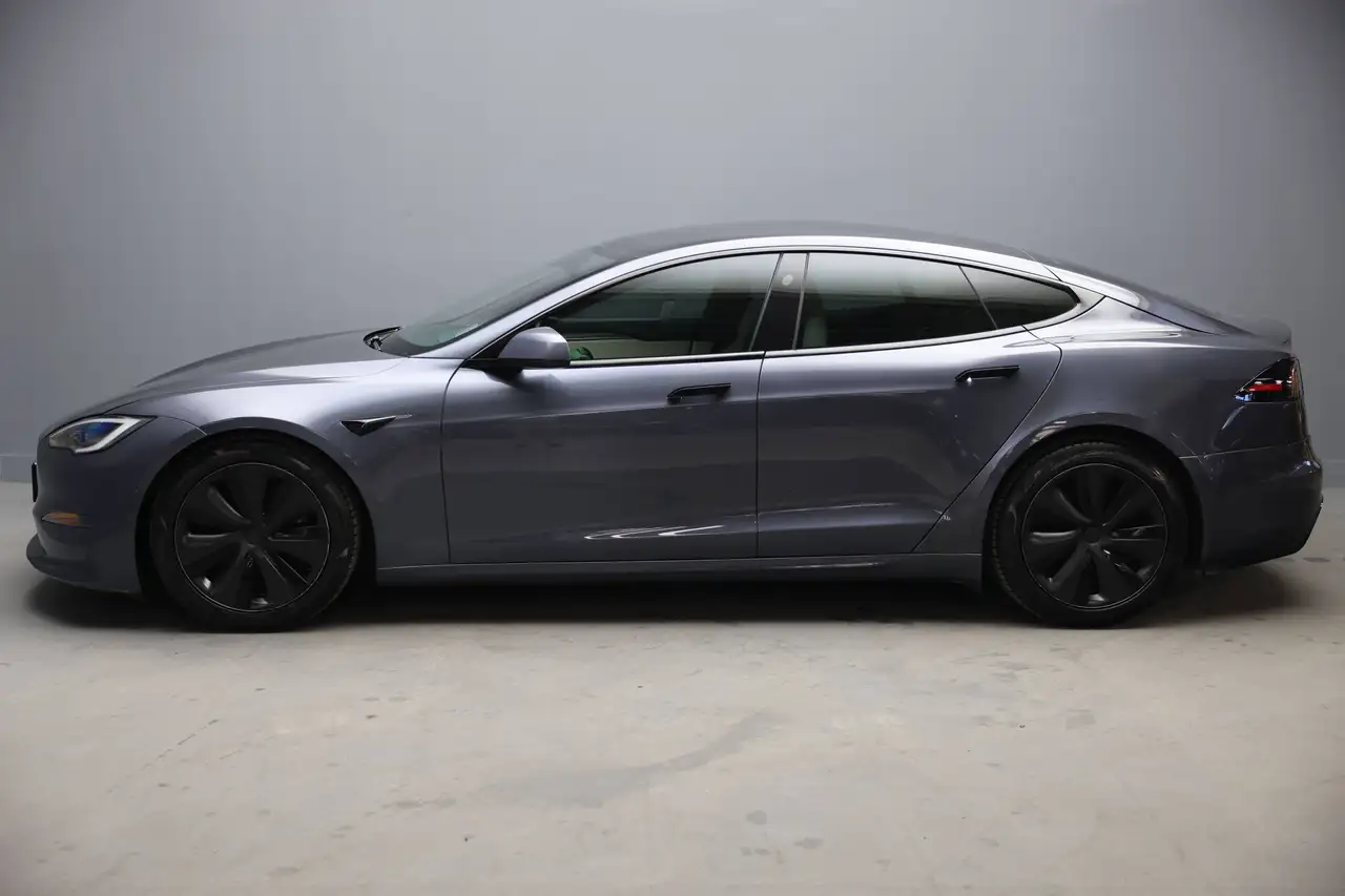 Tesla Model S - Image 2