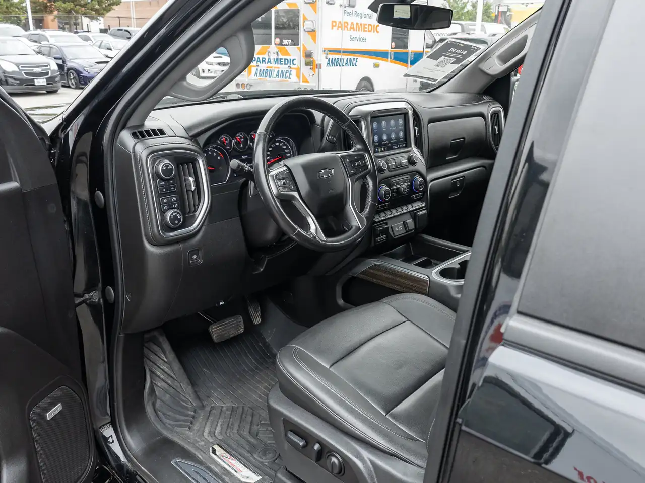 Chevrolet Silverado 1500 - Image 8
