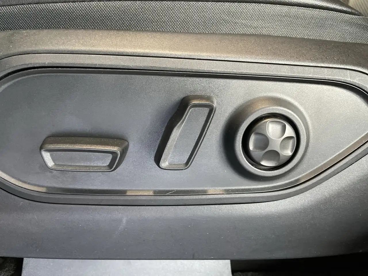 Jeep Grand Cherokee - Image 20
