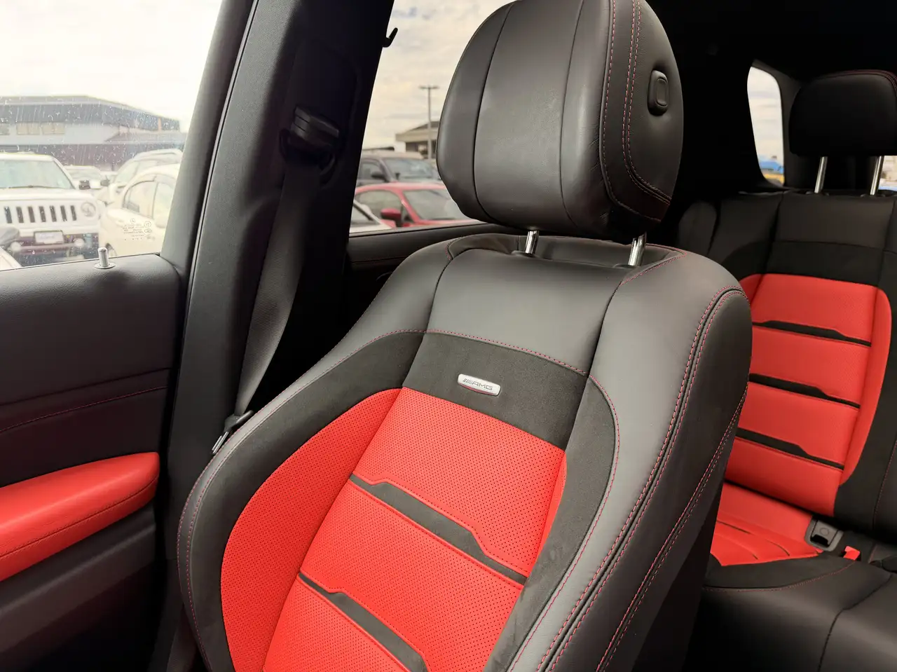 Mercedes-Benz GLE - Image 21