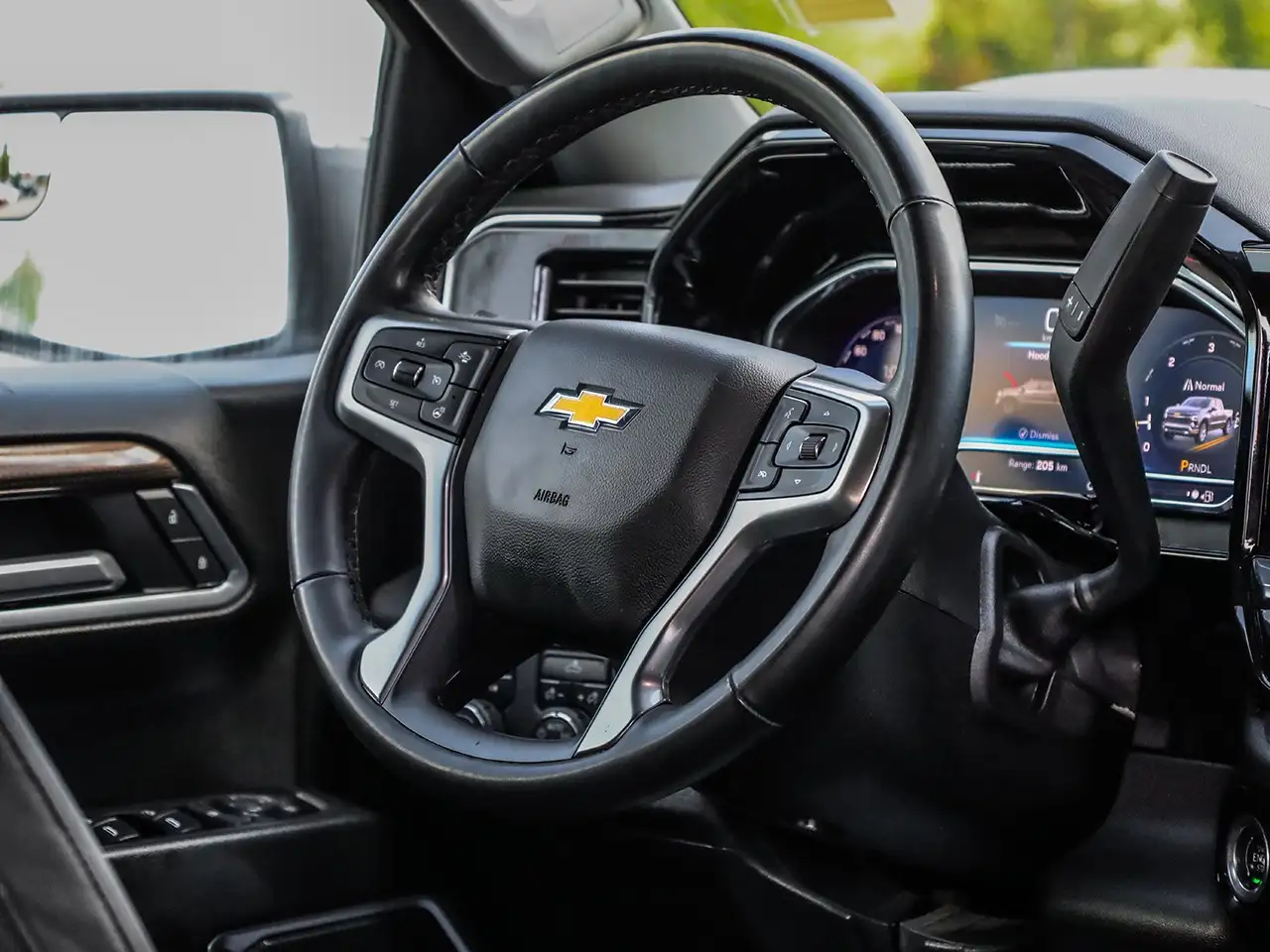 Chevrolet Silverado 1500 - Image 18