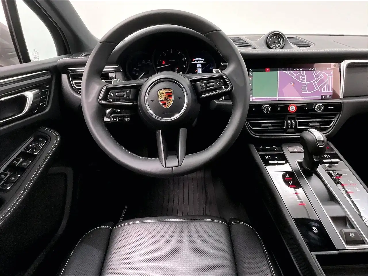 Porsche Macan - Image 10