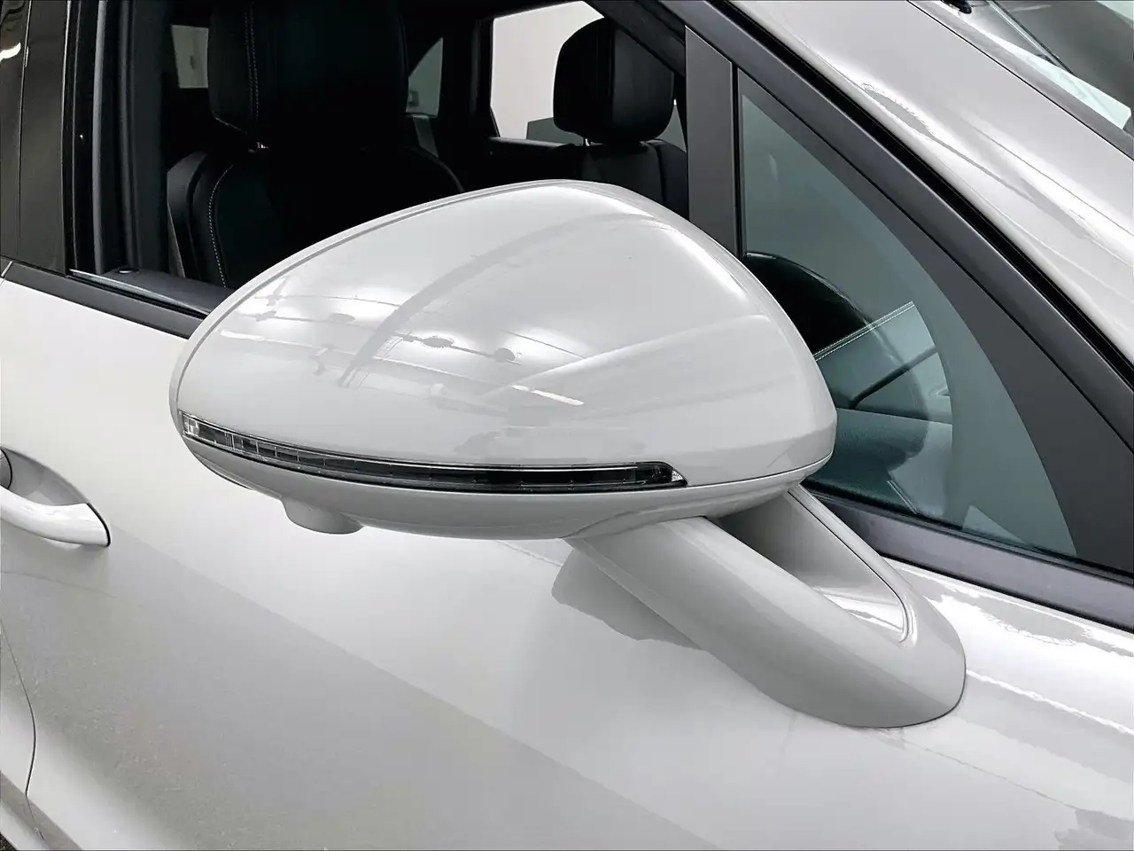 Porsche Macan - Image 33