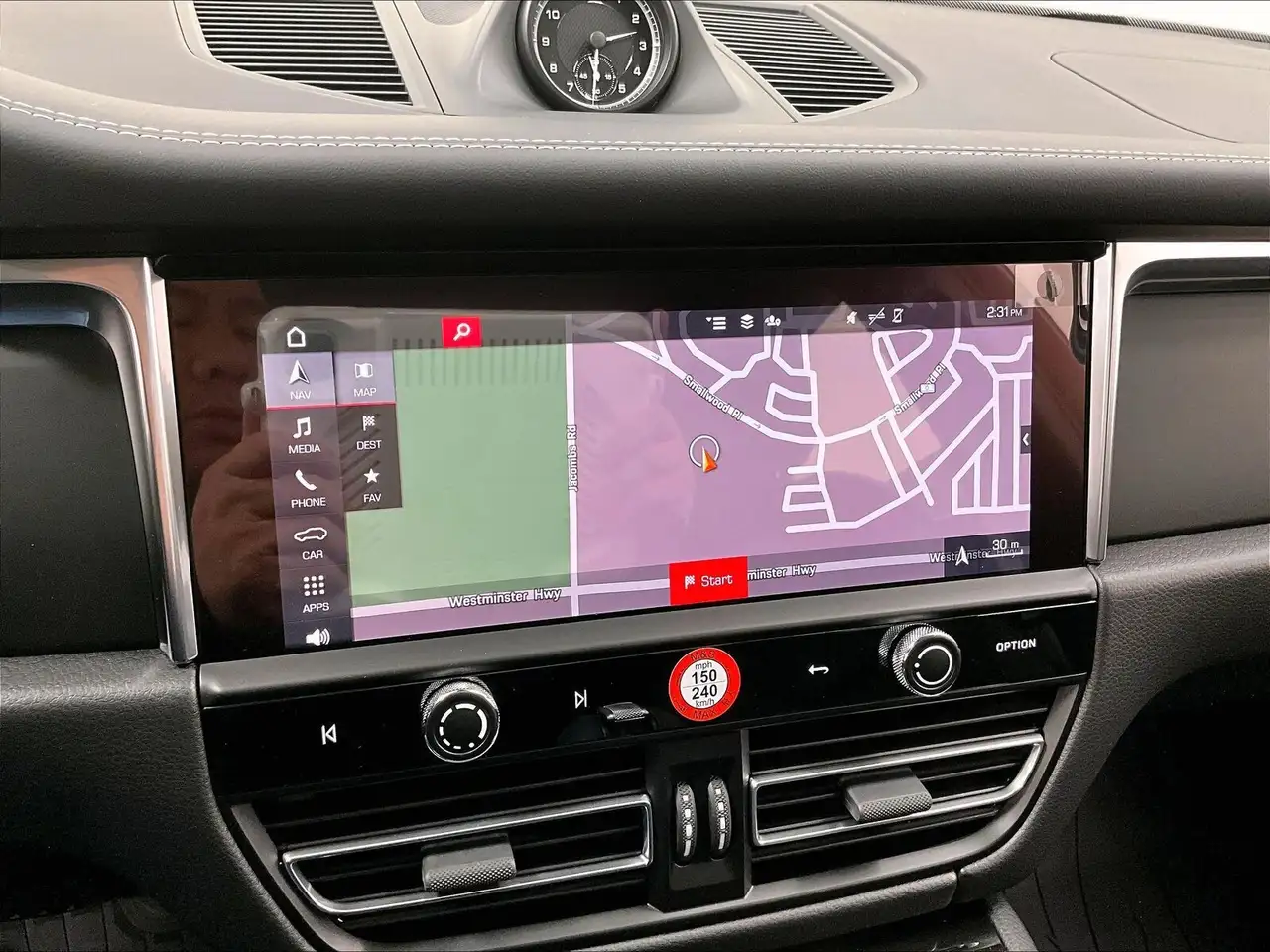 Porsche Macan - Image 23