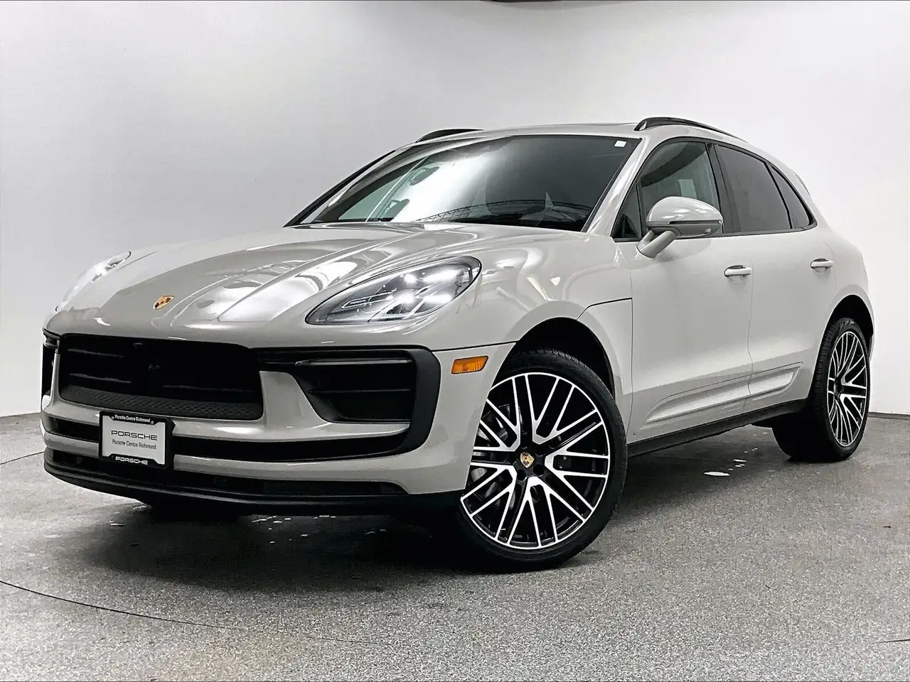 Porsche Macan - Image 38