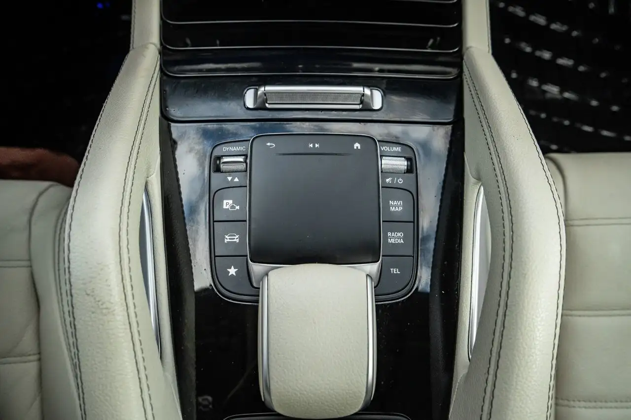 Mercedes-Benz GLE - Image 19