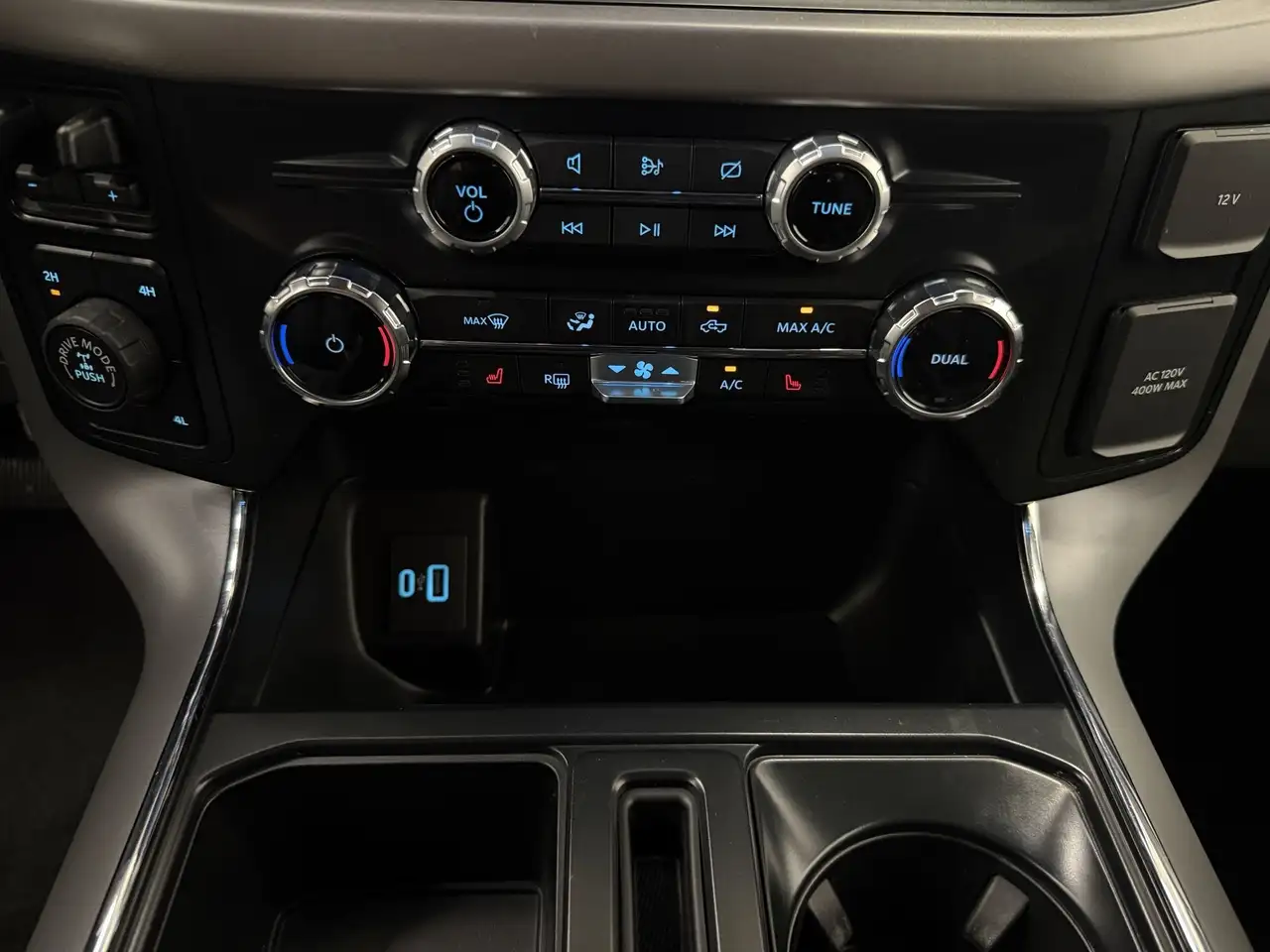 Ford F-150 - Image 32