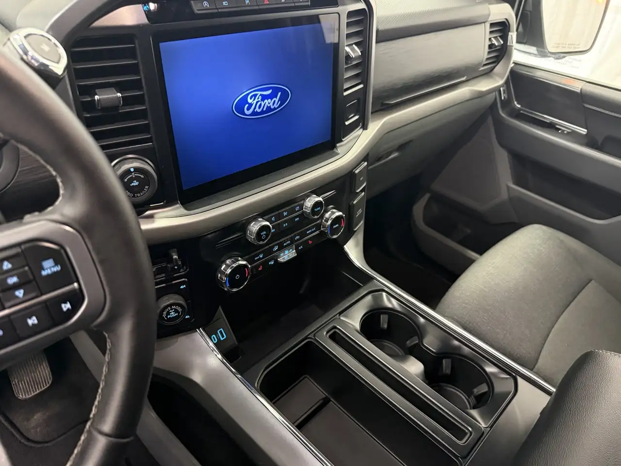 Ford F-150 - Image 23