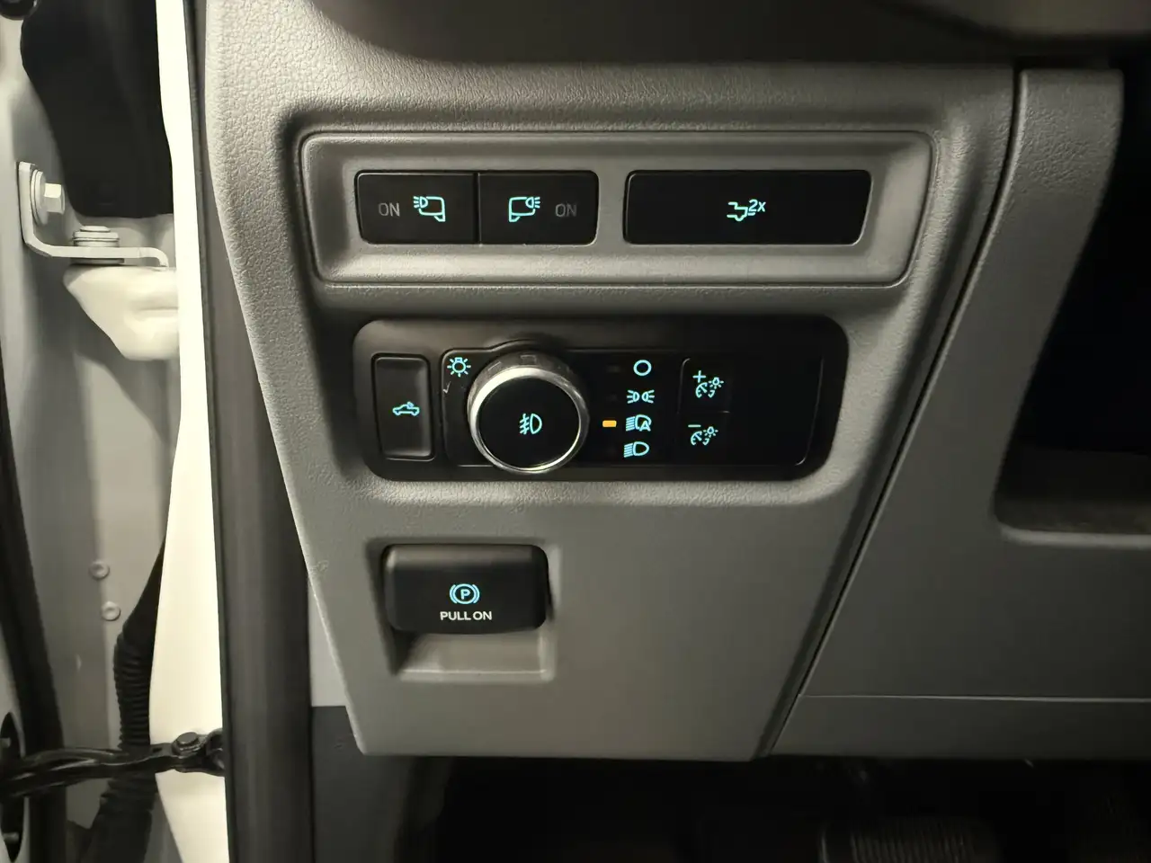 Ford F-150 - Image 22