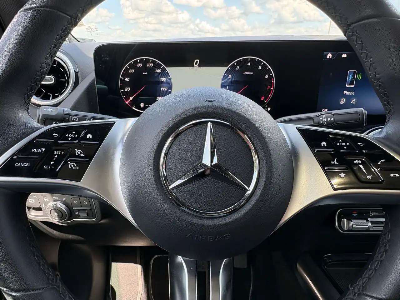 Mercedes-Benz GLA - Image 18