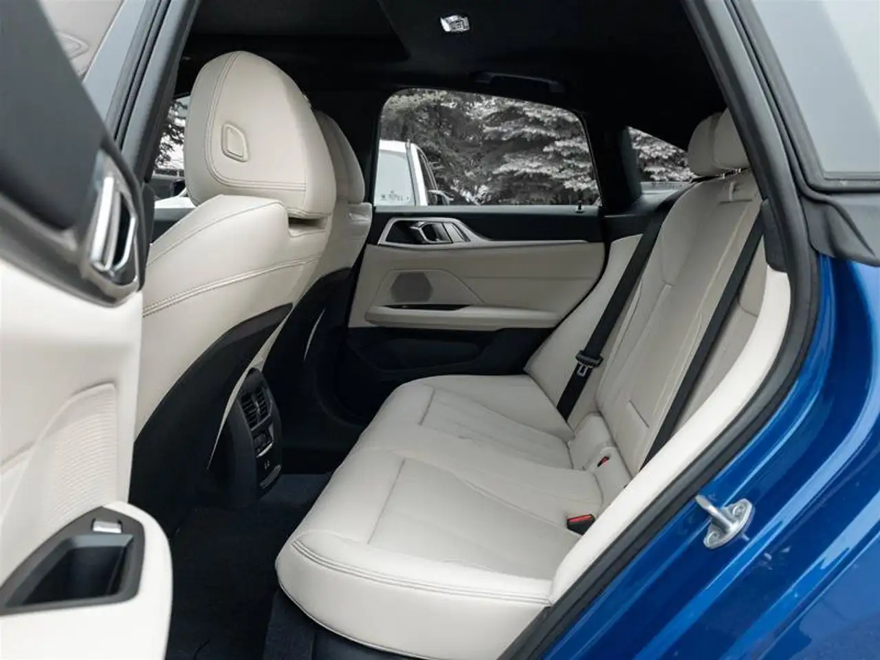 BMW 4 Series - Image 29