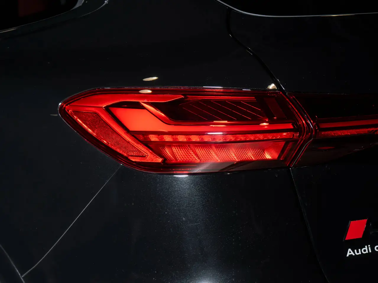 Audi SQ5 - Image 22