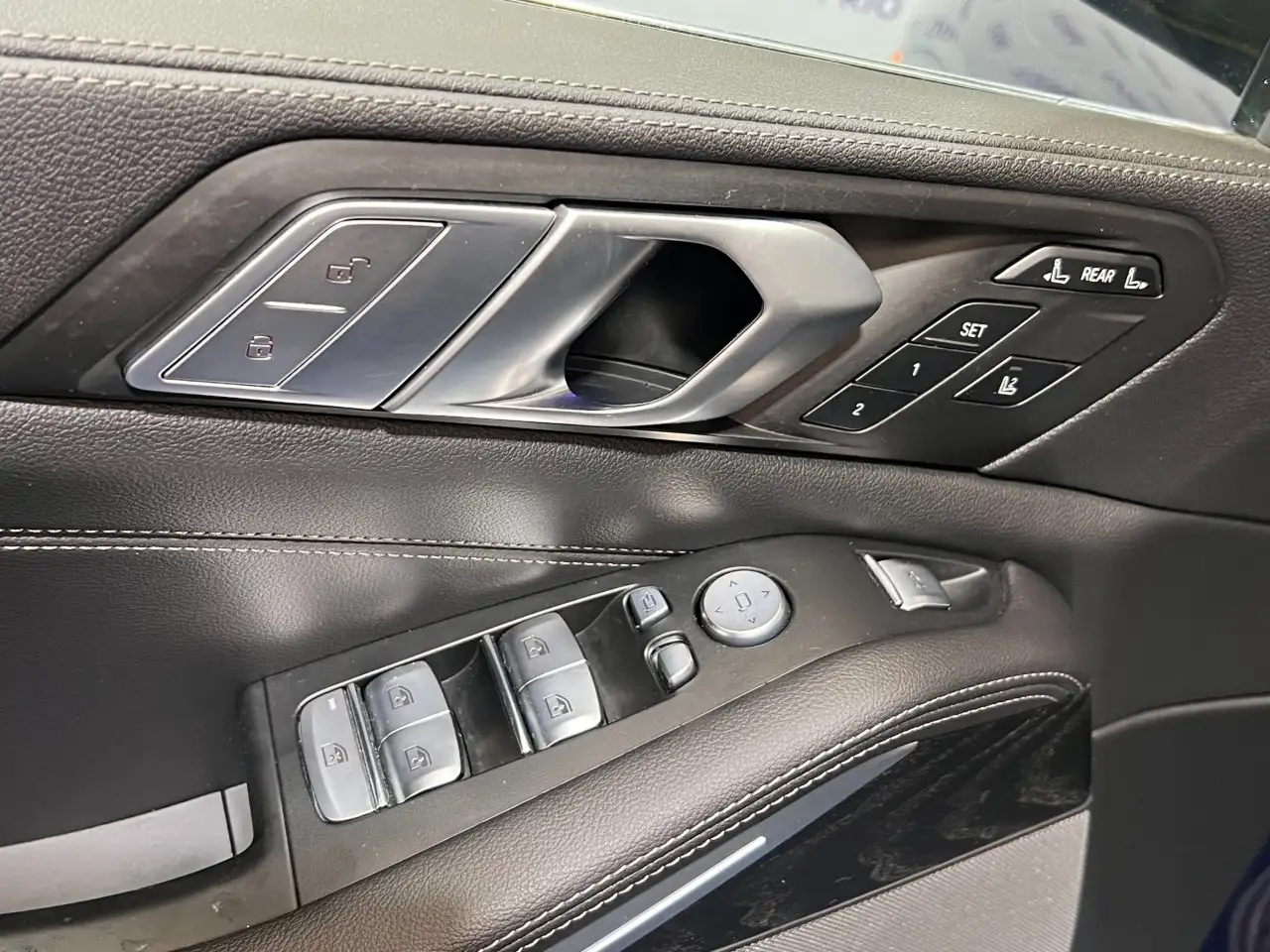 BMW X7 - Image 12