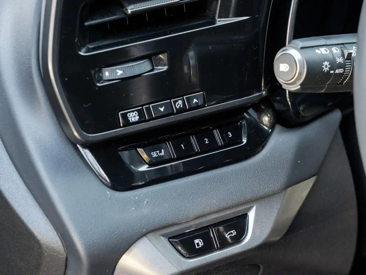 Lexus RX - Image 16