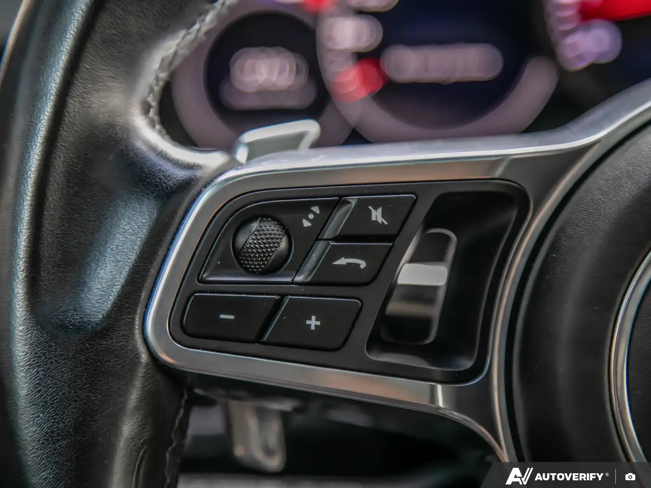 Porsche Cayenne - Image 20
