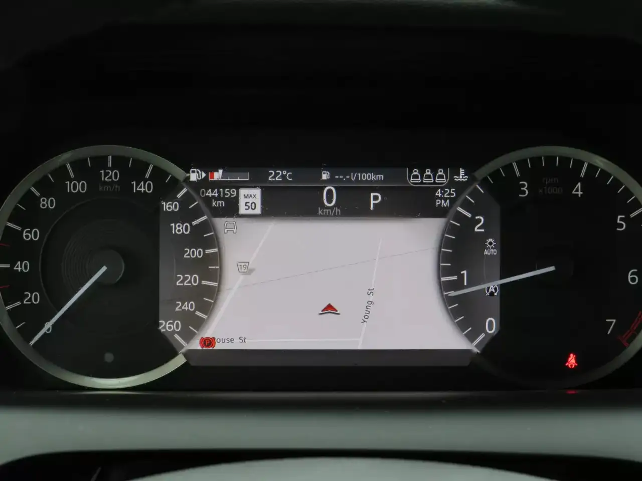 Land Rover Discovery Sport - Image 6