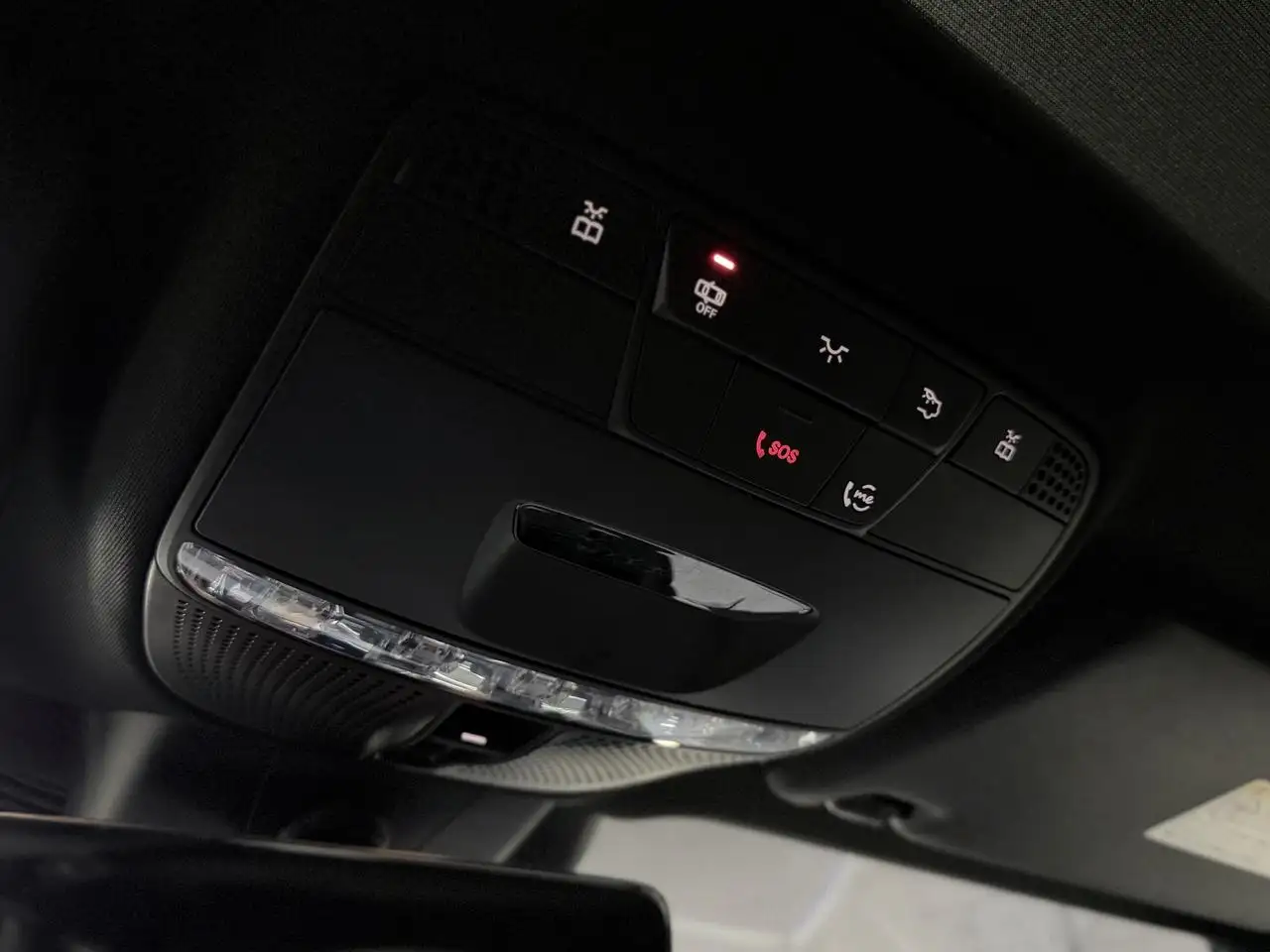Mercedes-Benz E-Class - Image 26