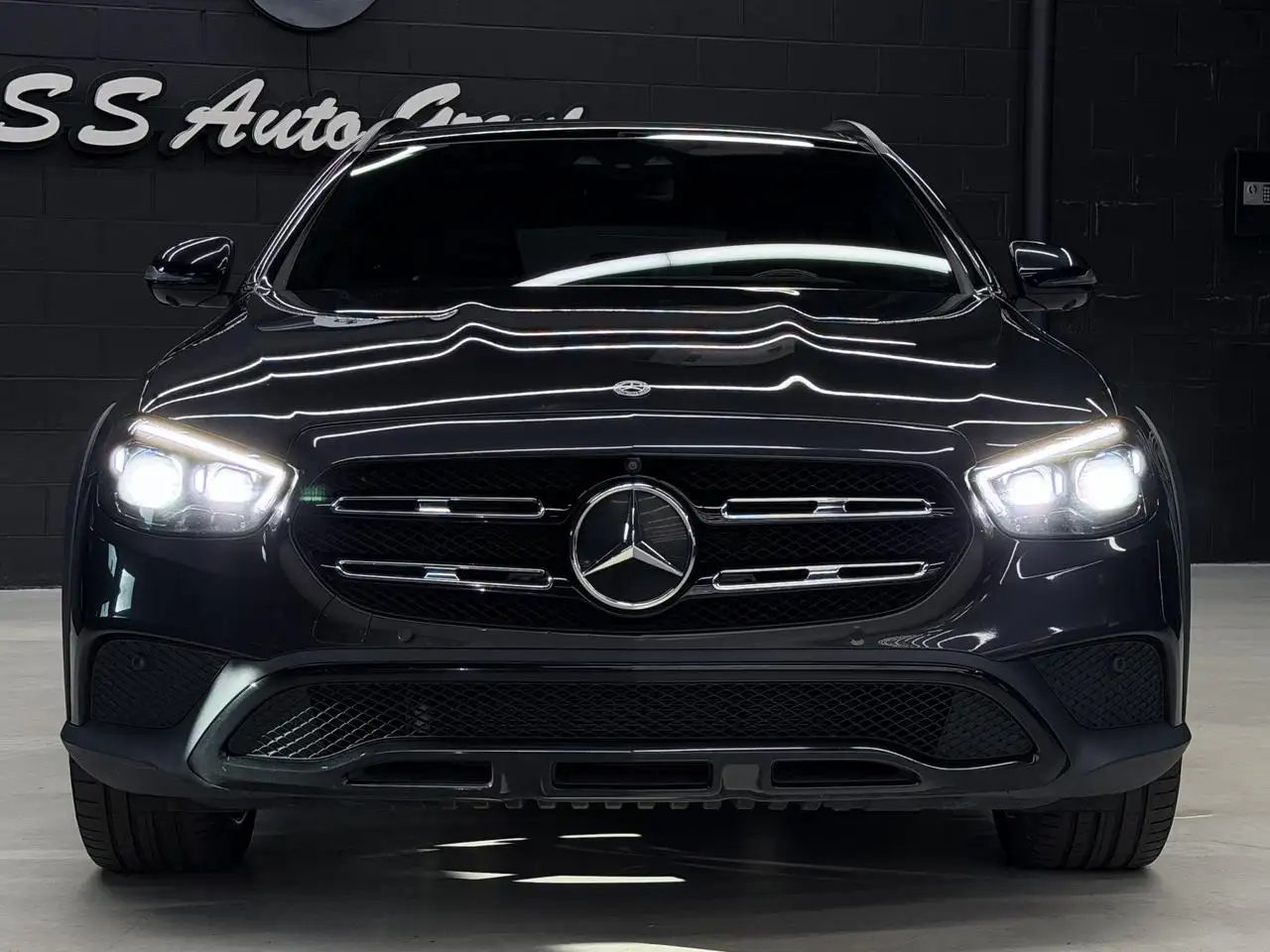 Mercedes-Benz E-Class - Image 2