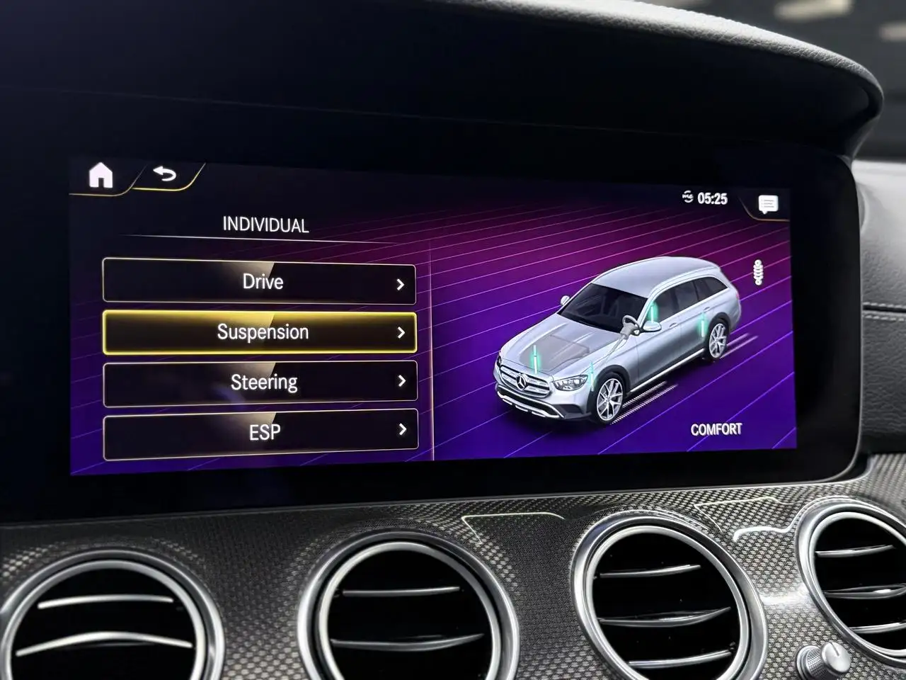 Mercedes-Benz E-Class - Image 21
