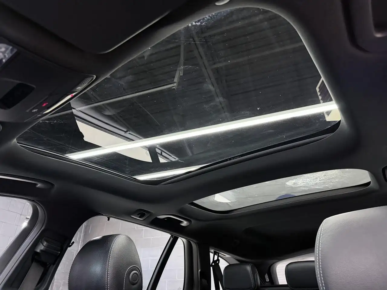 Mercedes-Benz E-Class - Image 28