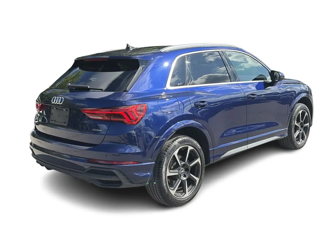 Audi Q3 - Image 14
