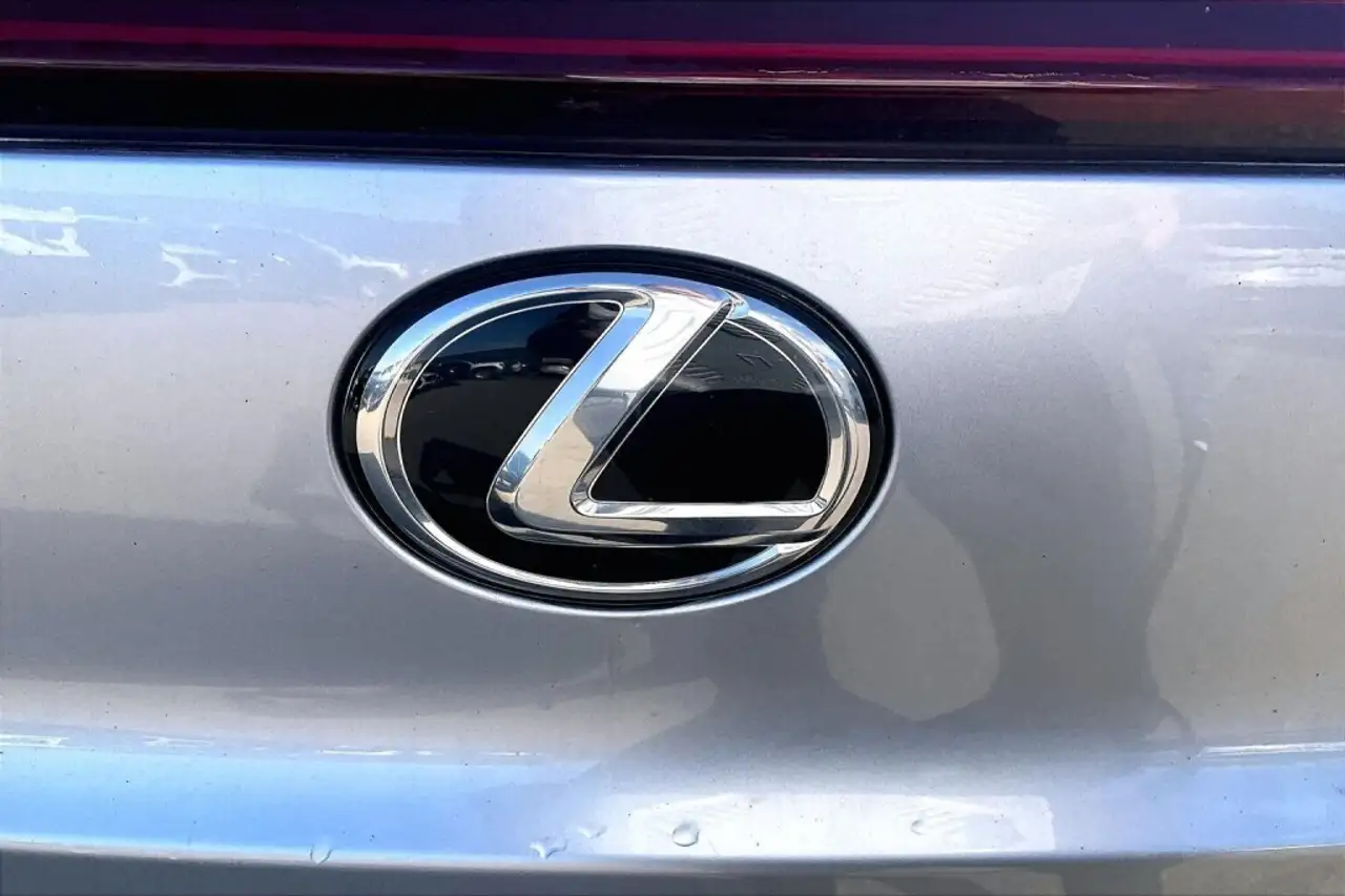 Lexus UX - Image 8