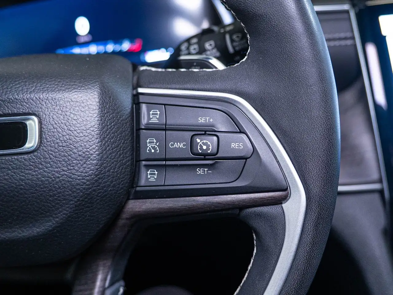 Jeep Grand Cherokee - Image 28
