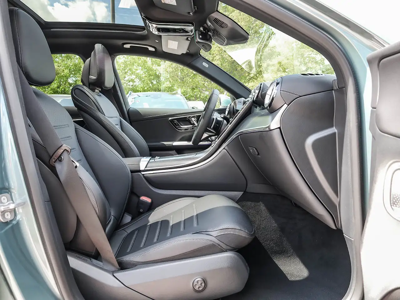 Mercedes-Benz GLC - Image 15