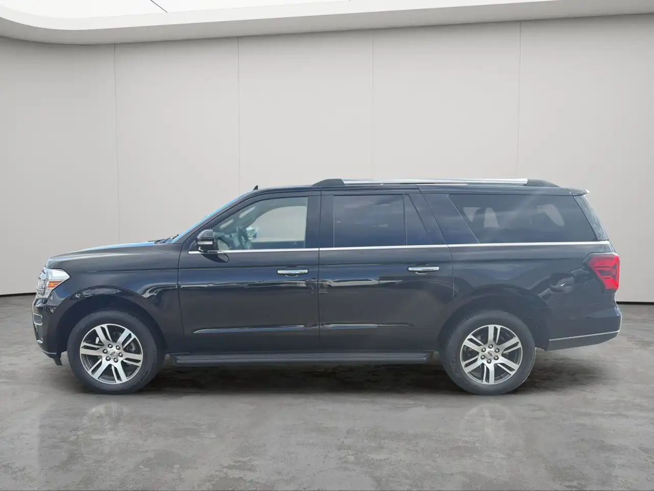 Ford Expedition - Image 5