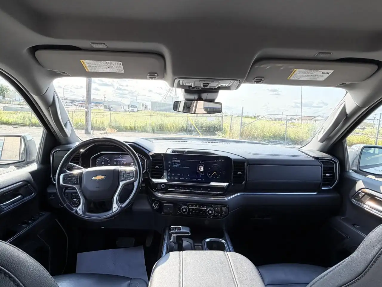 Chevrolet Silverado 1500 - Image 26