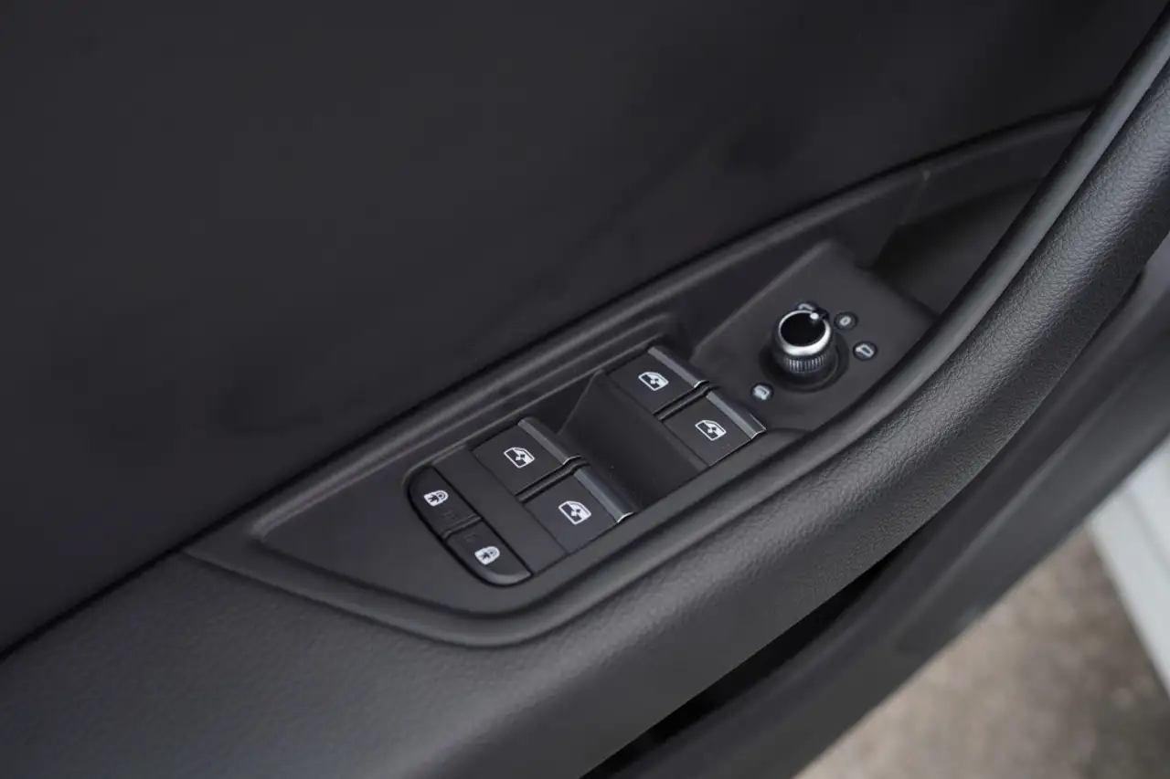 Audi A4 - Image 10