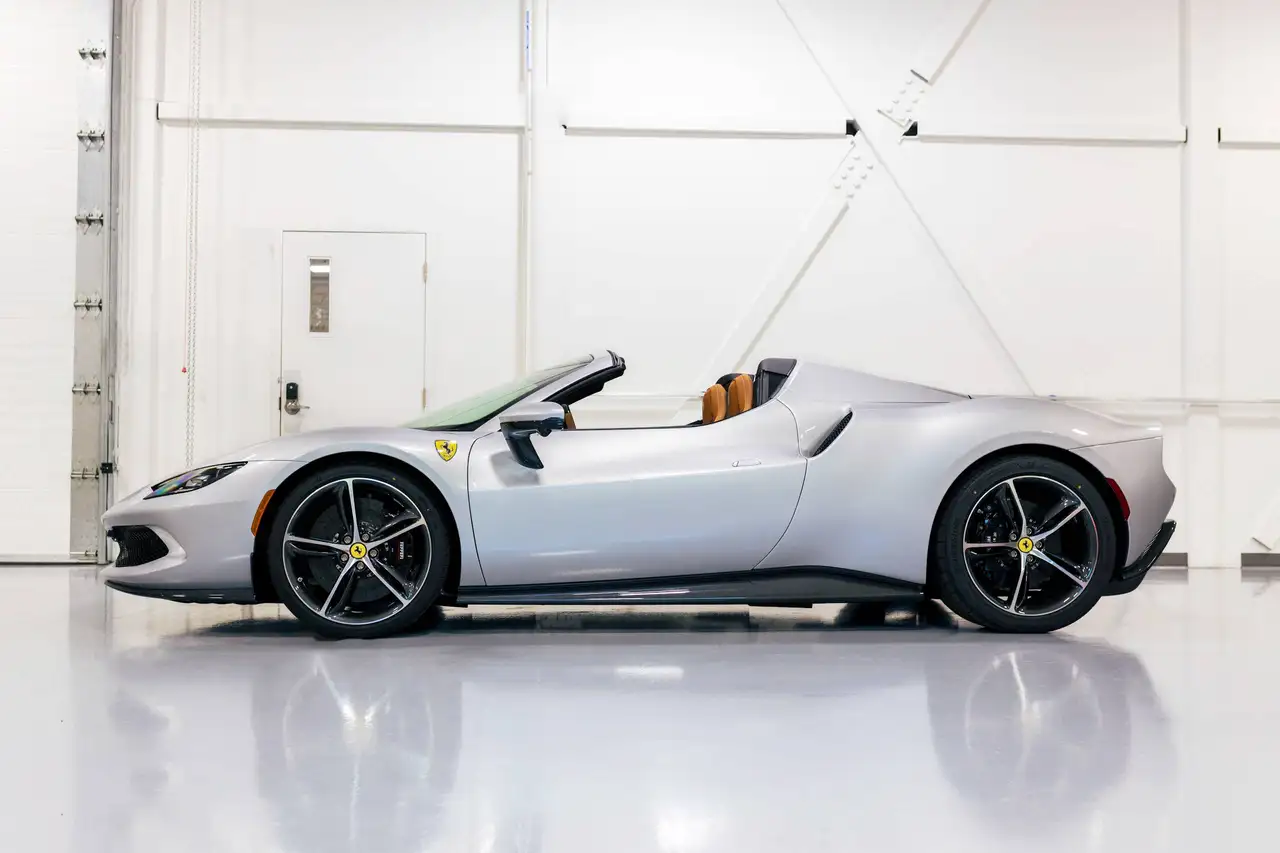 Ferrari 296 GTS - Image 10