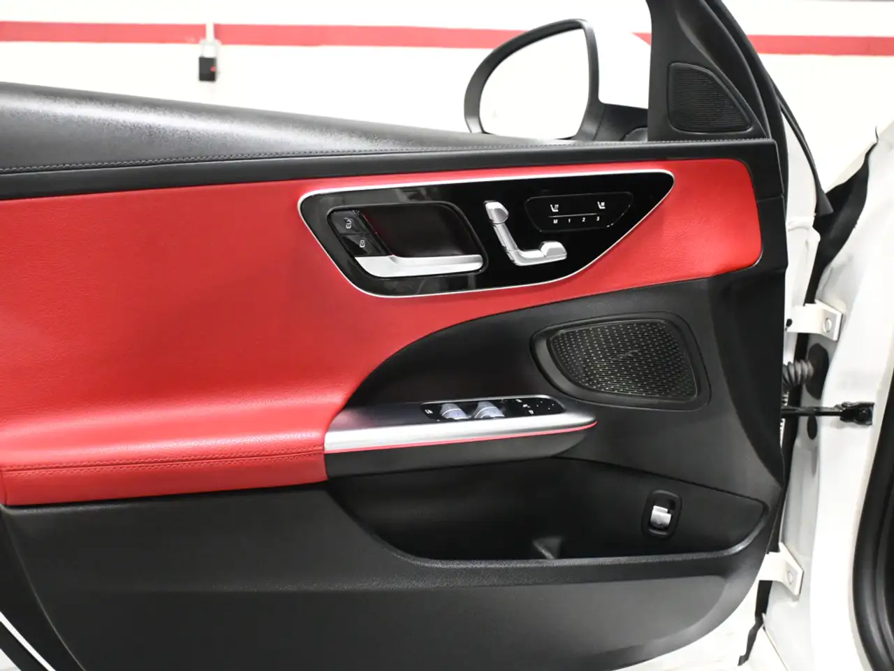 Mercedes-Benz C-Class - Image 11