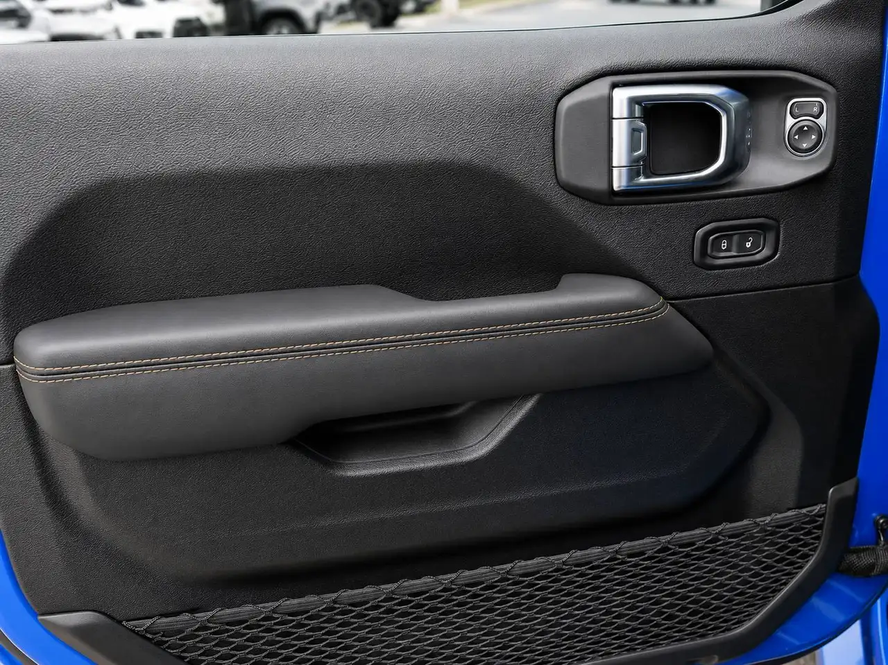 Jeep Wrangler - Image 13