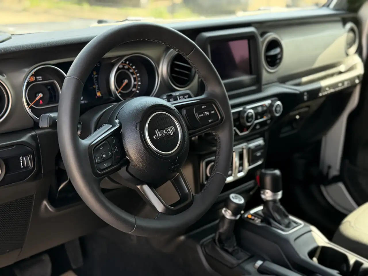 Jeep Wrangler - Image 10