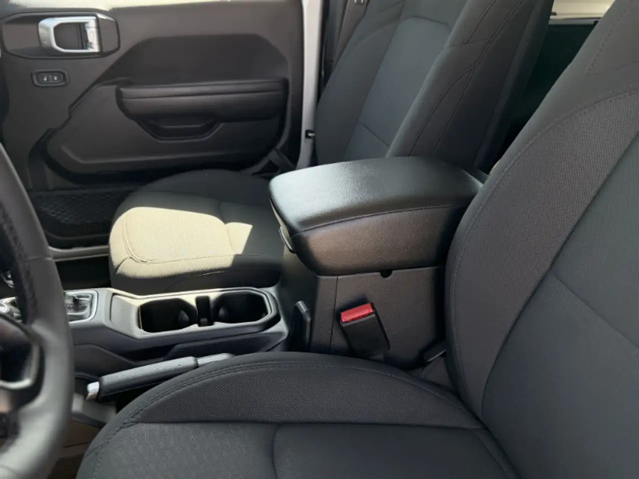 Jeep Wrangler - Image 17