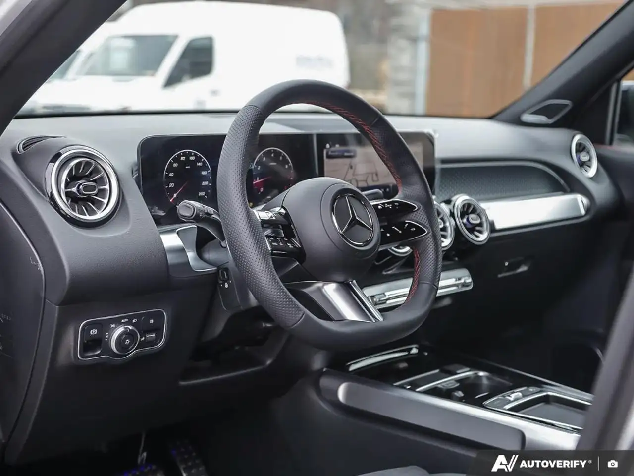 Mercedes-Benz GLB - Image 13