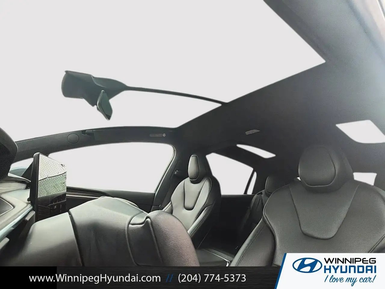Tesla Model X - Image 16