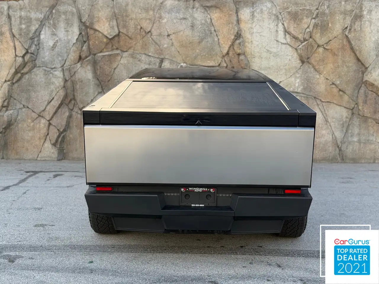 Tesla Cybertruck - Image 10