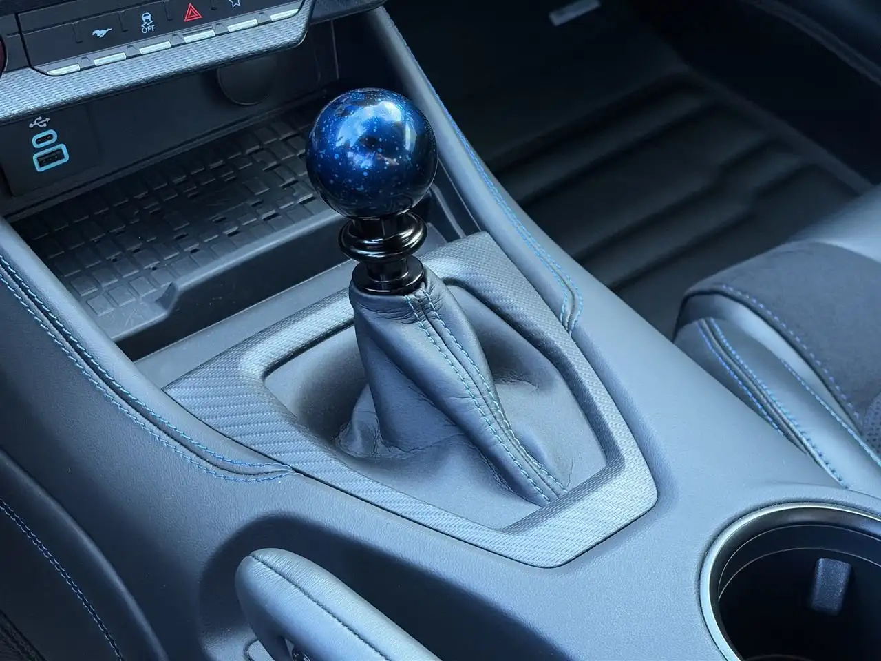 Ford Mustang - Image 28