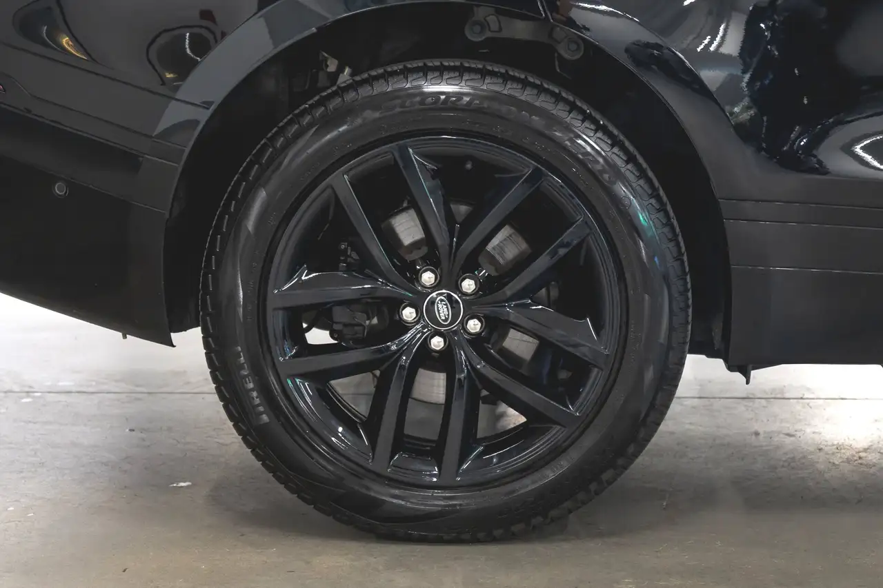 Land Rover Range Rover Velar - Image 18