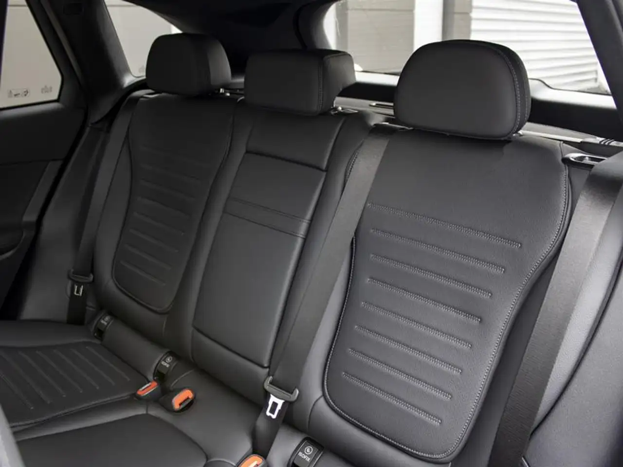 Mercedes-Benz GLC - Image 20