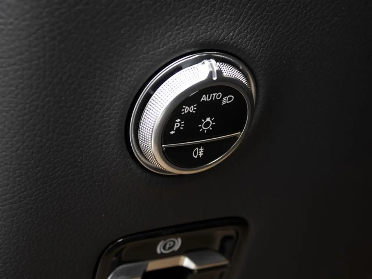 Mercedes-Benz GLC - Image 6