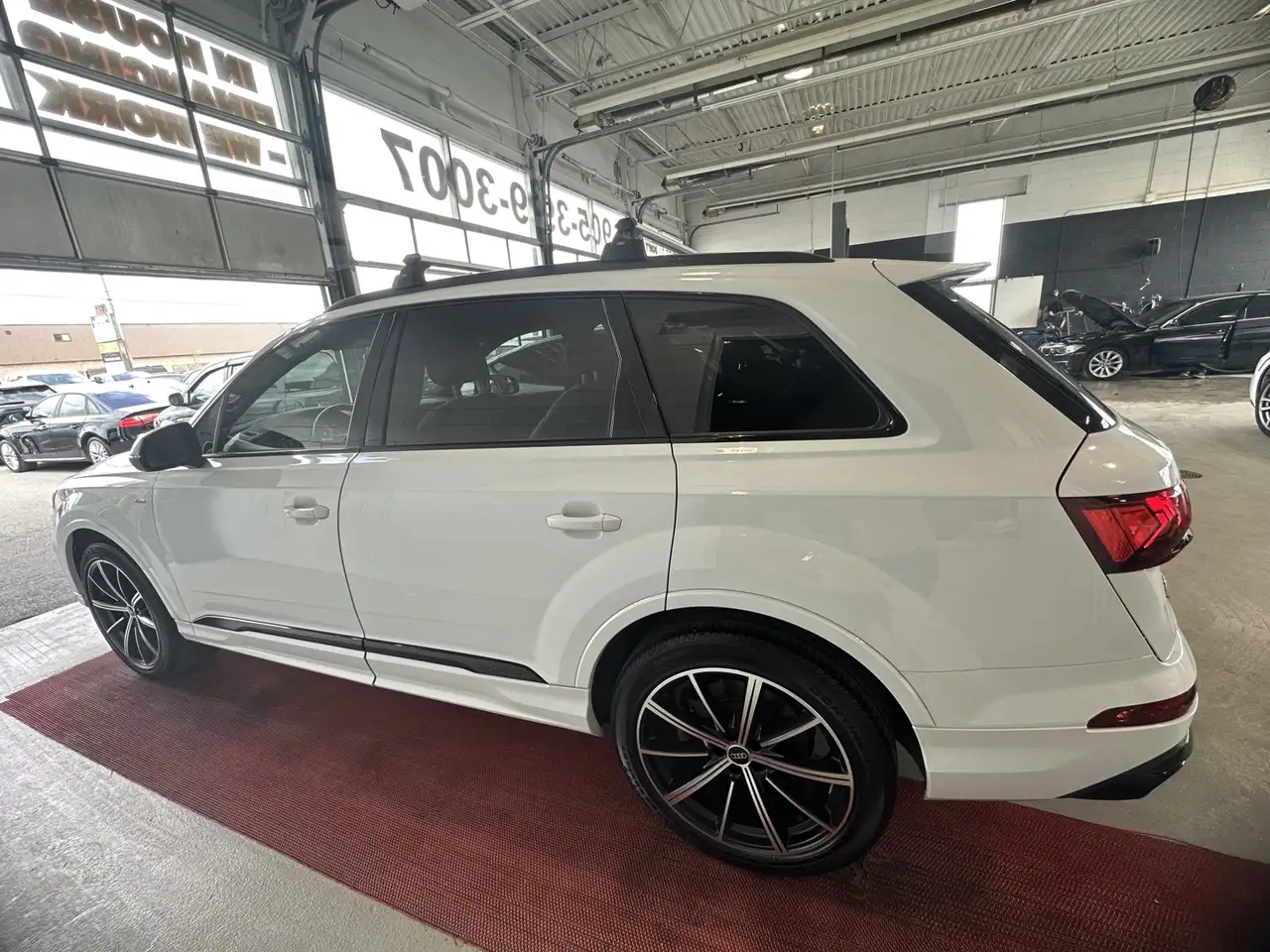 Audi Q7 - Image 4