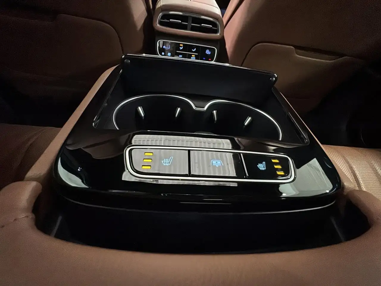 Genesis G80 - Image 42