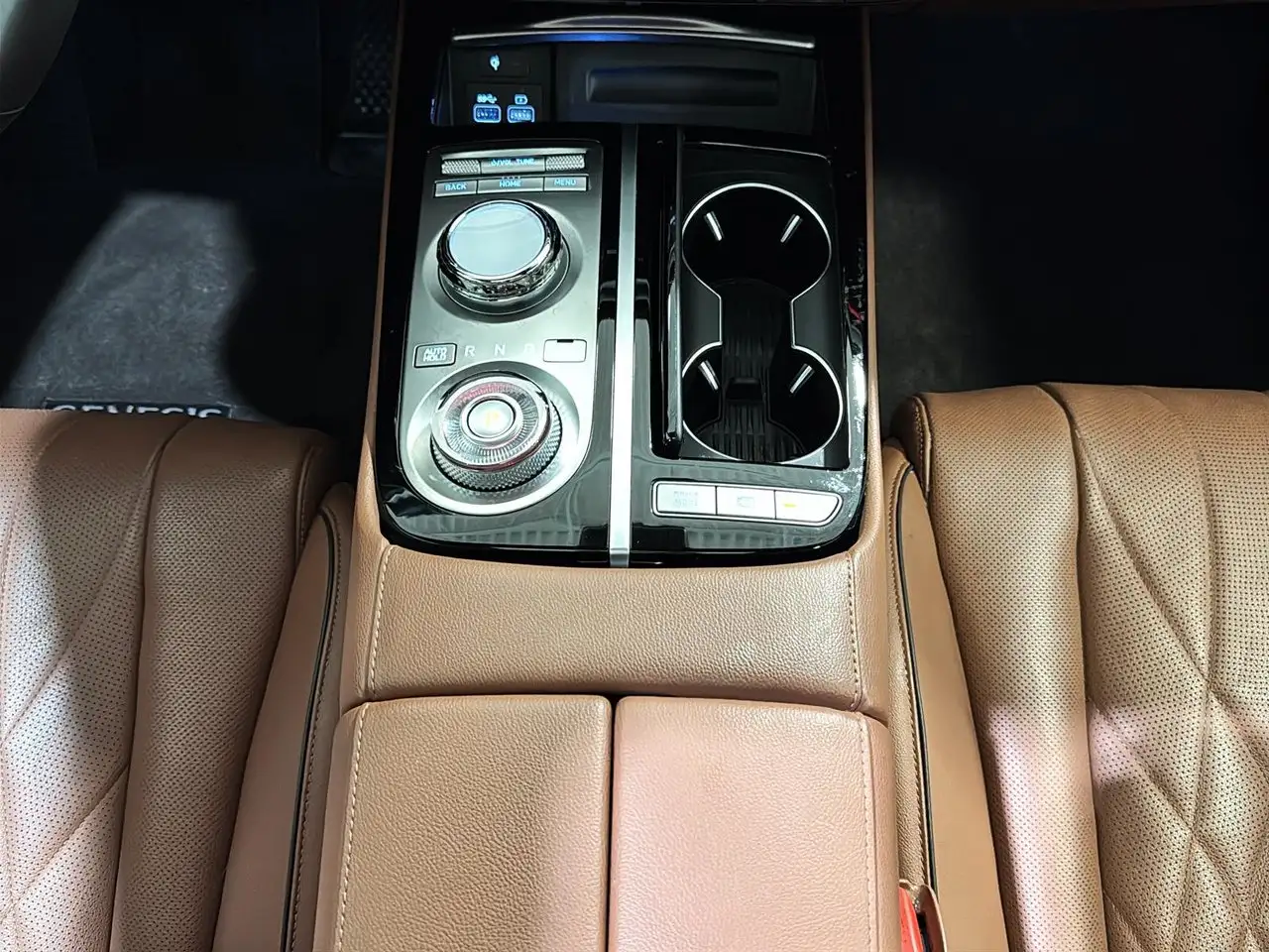 Genesis G80 - Image 27