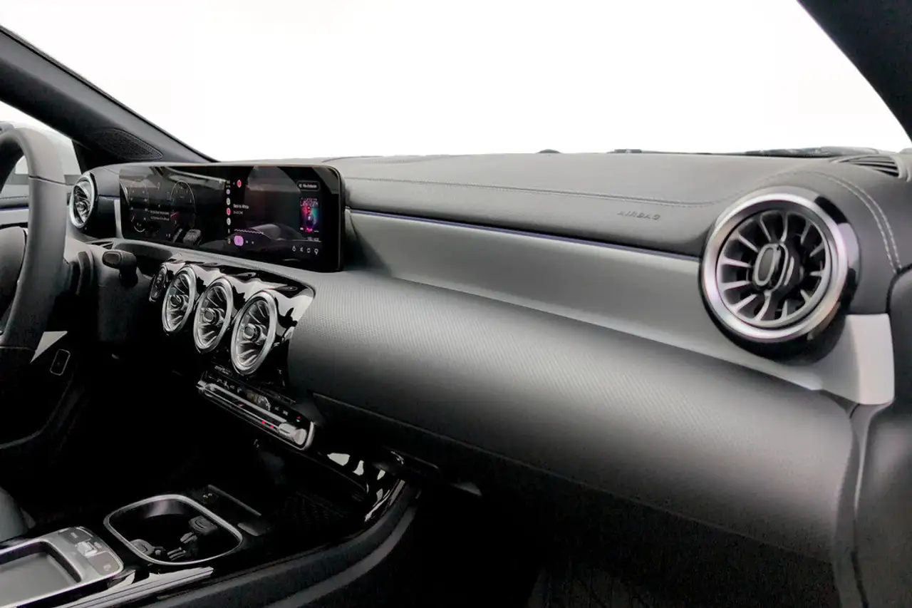Mercedes-Benz CLA - Image 13