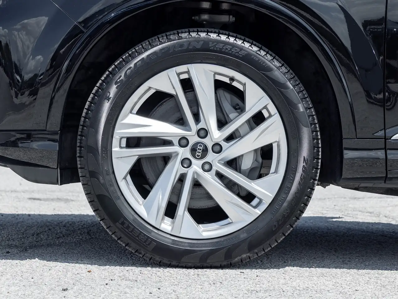 Audi Q7 - Image 4